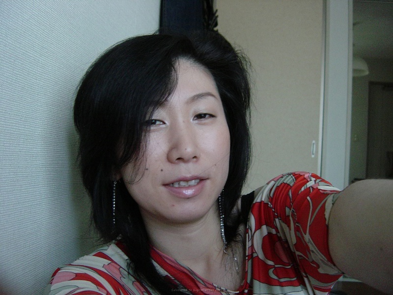 Азиатскую мамочку дерут в волосатую киску крупным планом - секс порно фото